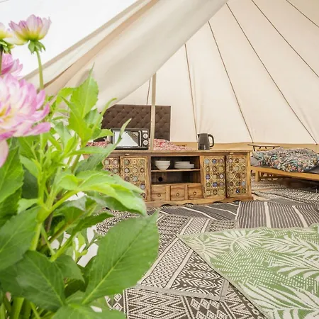 Unit 1 - Dolly Daydream Bell Tent בית נופש קרליסל