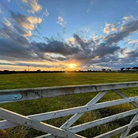 בית נופש Unit 1 - Dolly Daydream Bell Tent